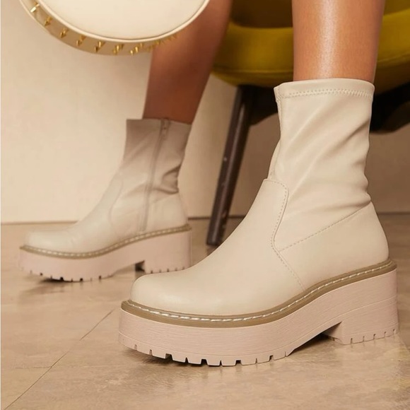 Fitted Chunky Sole Block Heel Fashion Boots - Picture 3 of 7